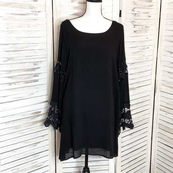 KORI | Boho Crochet Lace Bell Sleeve Shift - Picture 3 of 10